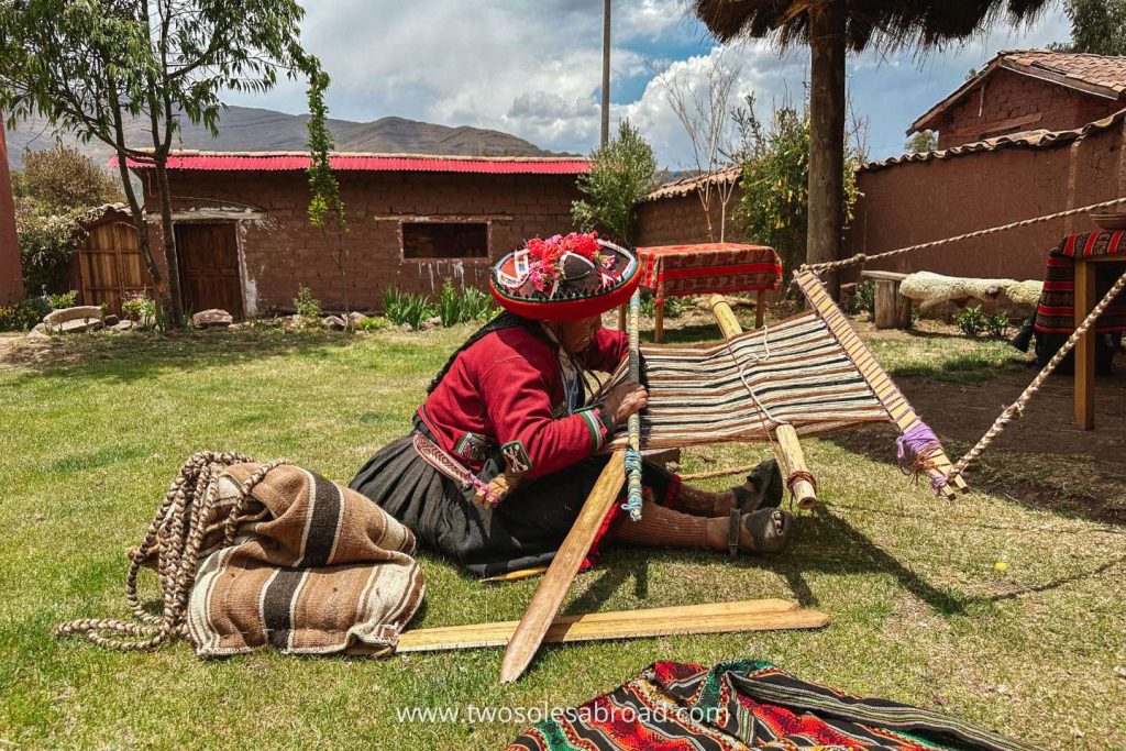 Quechua Women Cusco Peru, Weaving